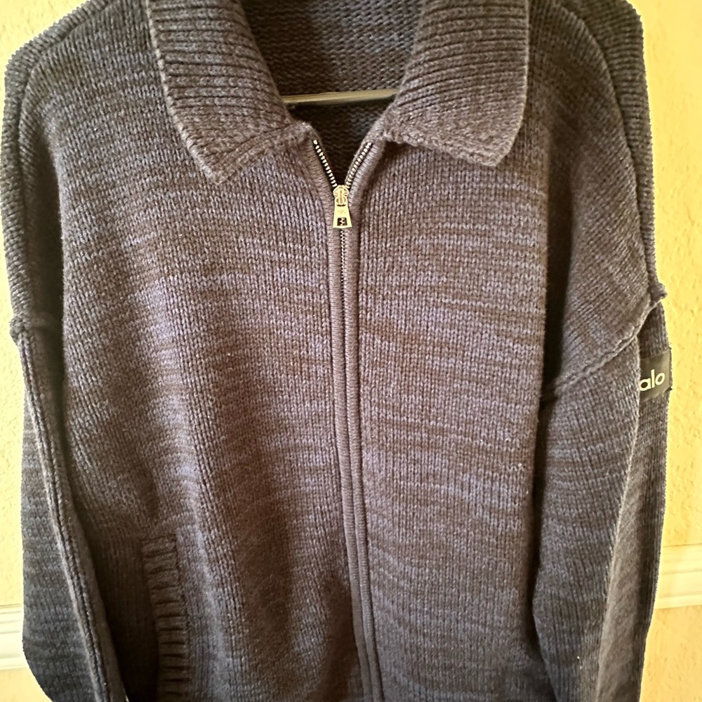 ALO Yoga Dark Blue Zip Up Sweater with Ribbed Cuffs - Picture 4 of 4